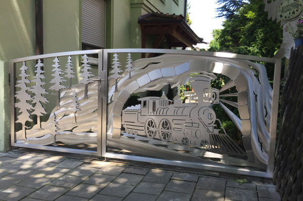 Train Gate by Stainless Steel Atelier Crouse