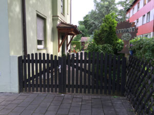 einfahrtstor alt