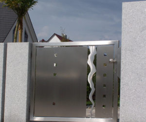 eingangstüre aus edelstahl