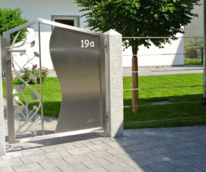 gartentür mit seilen